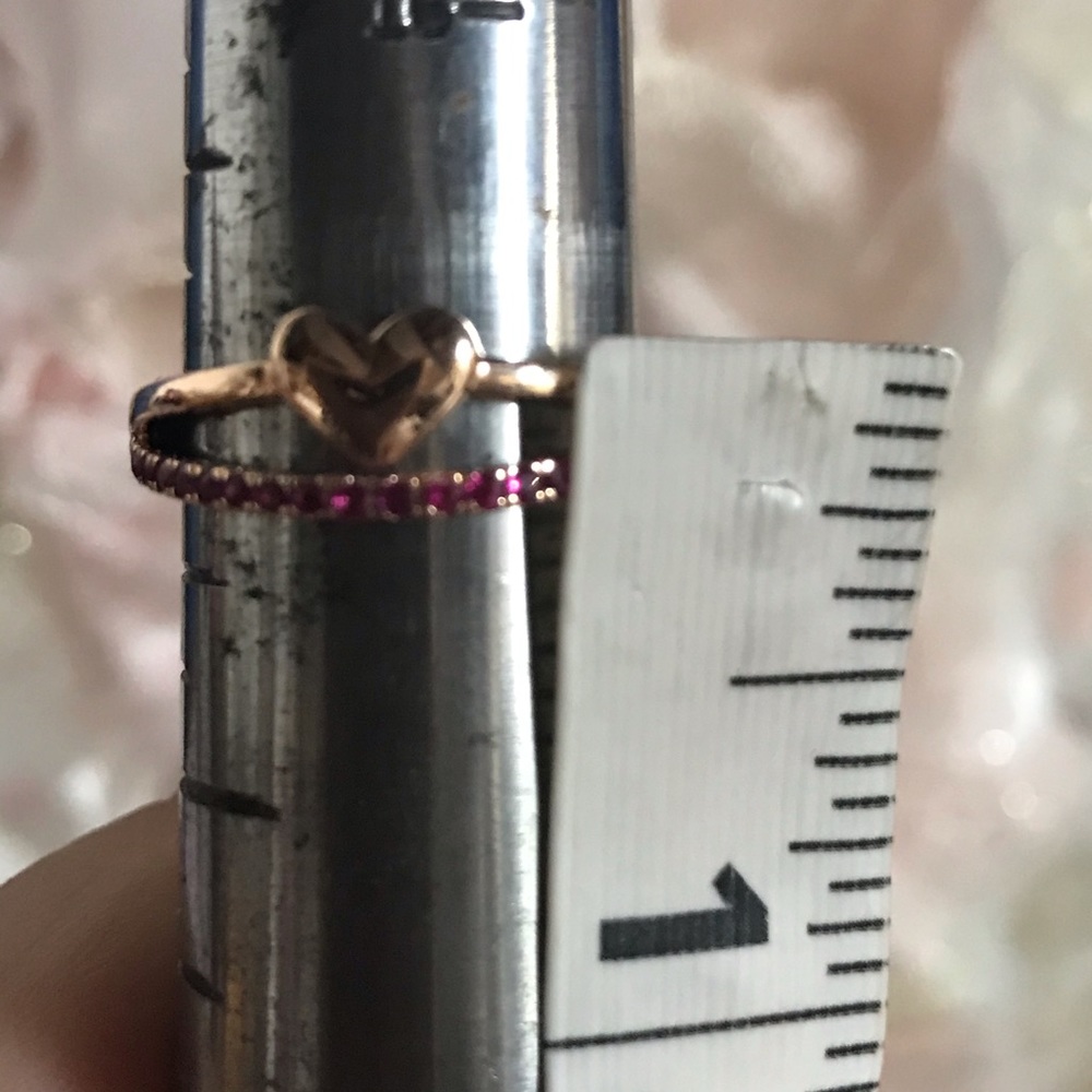 14K ROSE GOLD AND RUBY SPLIT SHANK RING (7.25) - Picture 11 of 14